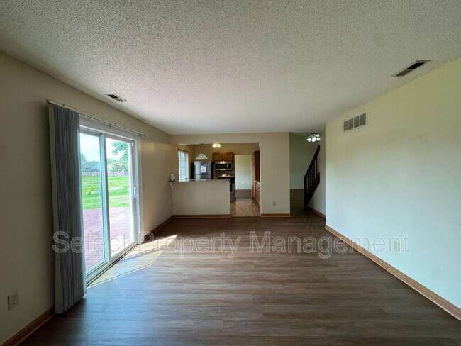 Building Photo - 8422 Lionsgate Run