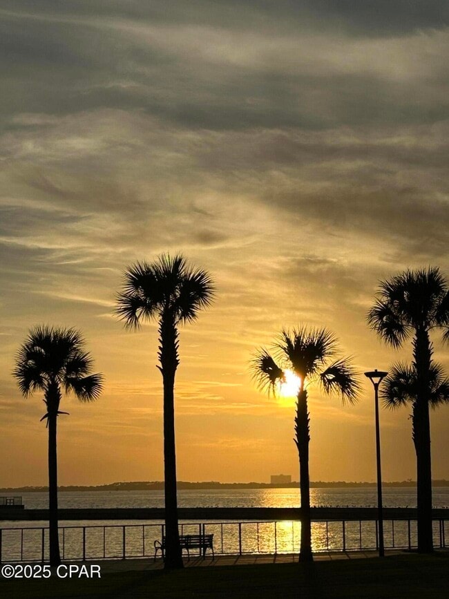 Building Photo - 335 Madison Circle