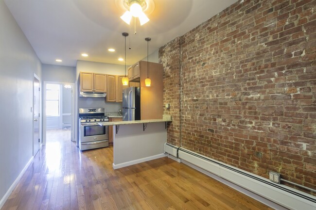 Primary Photo - 145 Brunswick St