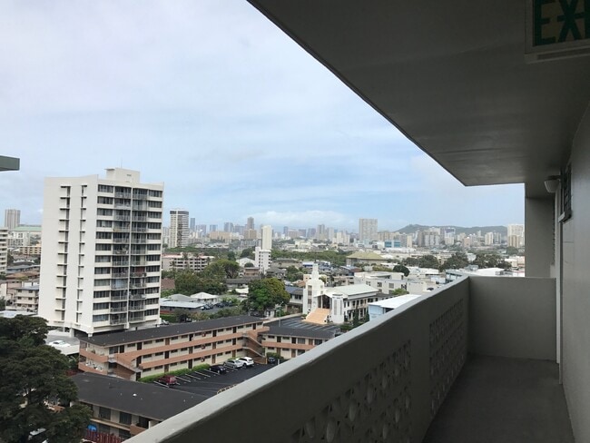 Building Photo - Hono Hale C112