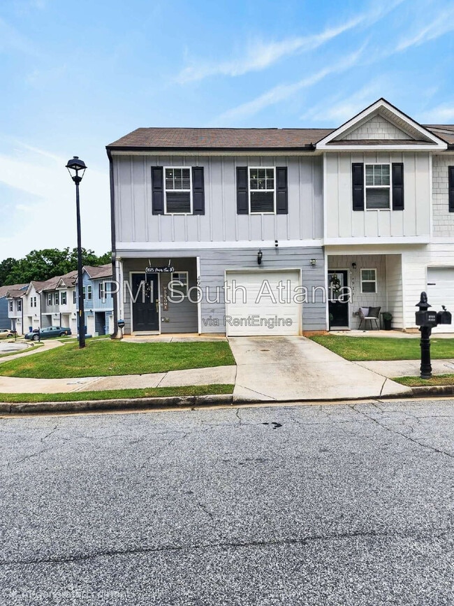 Building Photo - 4925 Lower Elm St