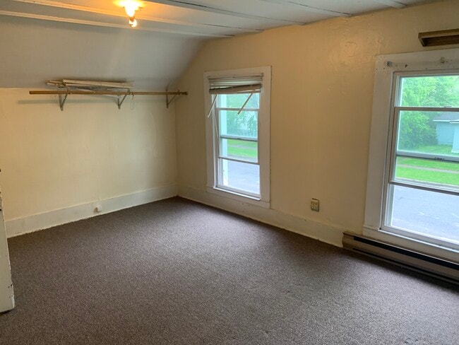 Building Photo - 716 Menomonie St