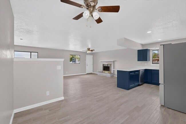 Building Photo - 7101 Cindy Dr NE