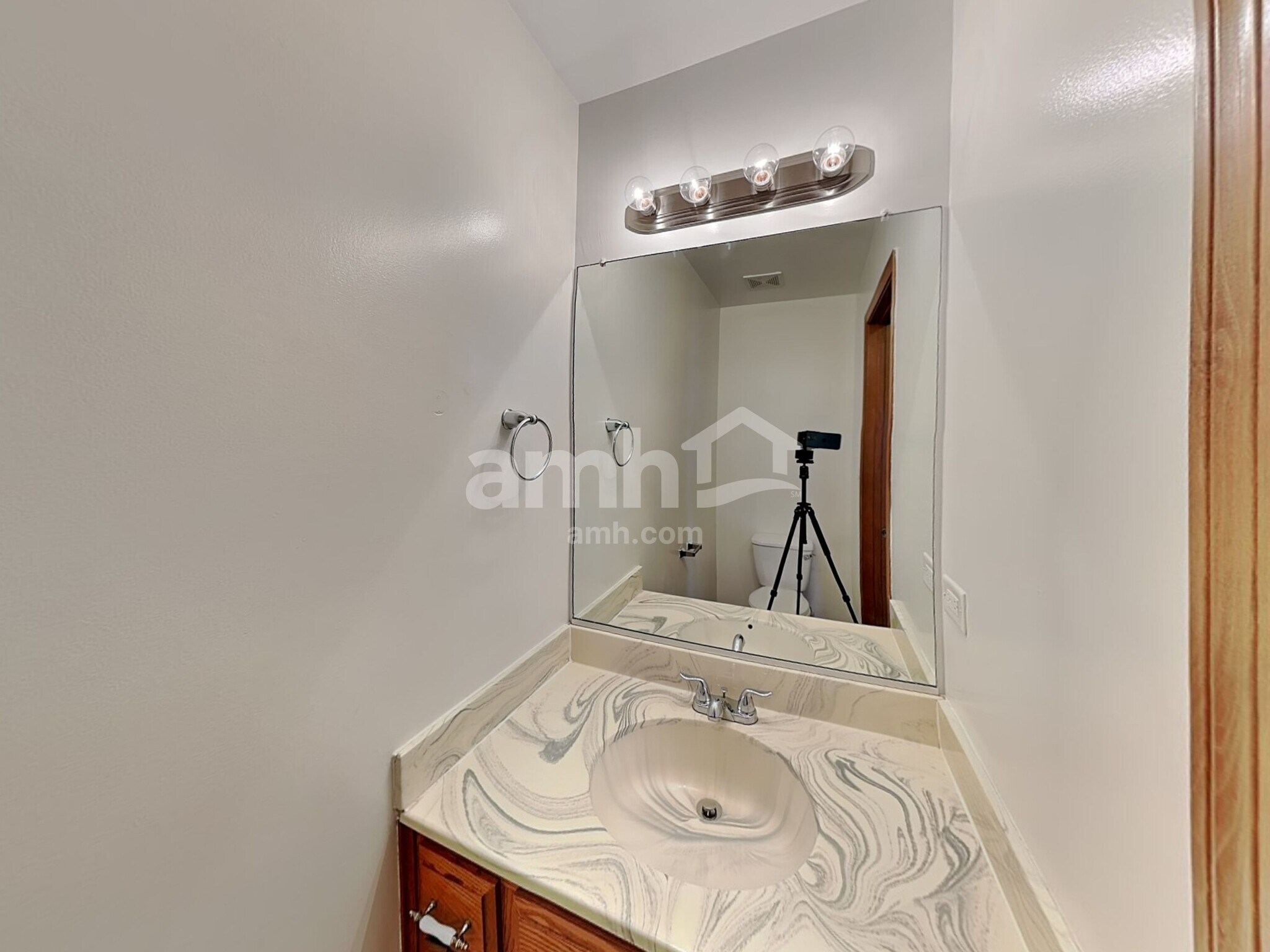 Building Photo - 3826 Hennepin Ct