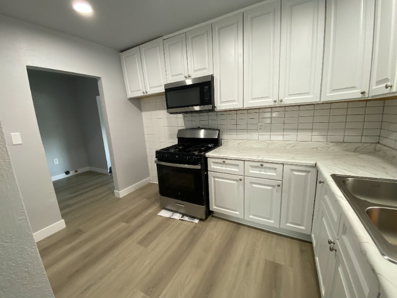 Building Photo - 1509 E 20th St