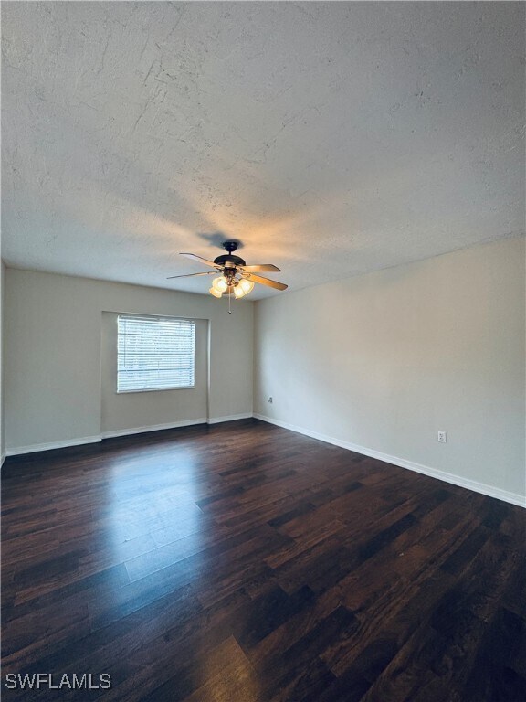 Building Photo - 12670 Kenwood Ln