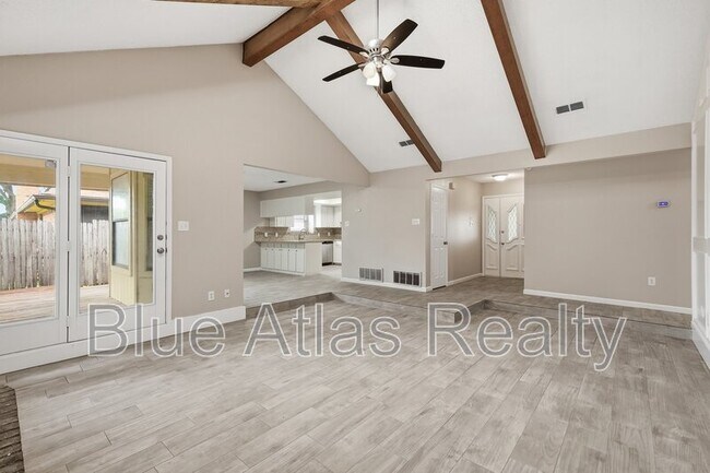 Building Photo - 6526 Aires Dr