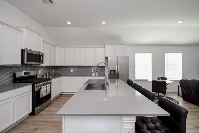 Building Photo - 31438 Vineyard Creek Dr