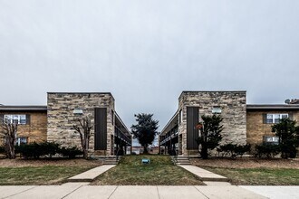 Building Photo - 5015 W Jackson