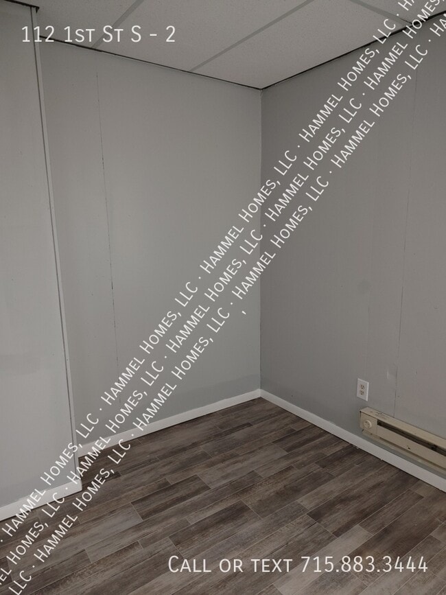 Building Photo - 112 1st St S