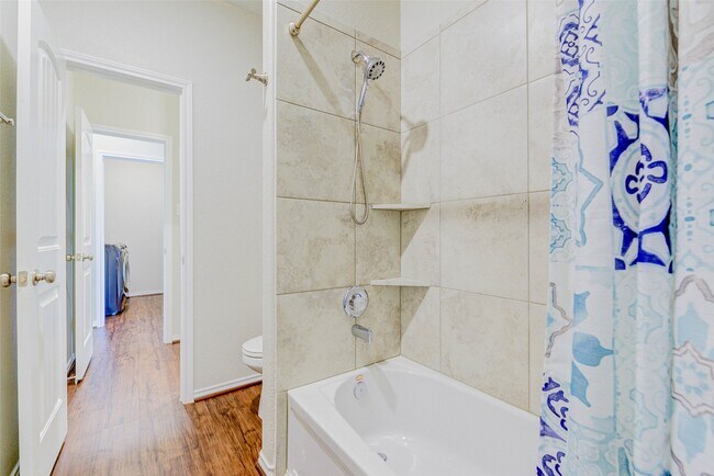 Building Photo - 9547 Summer River Dr