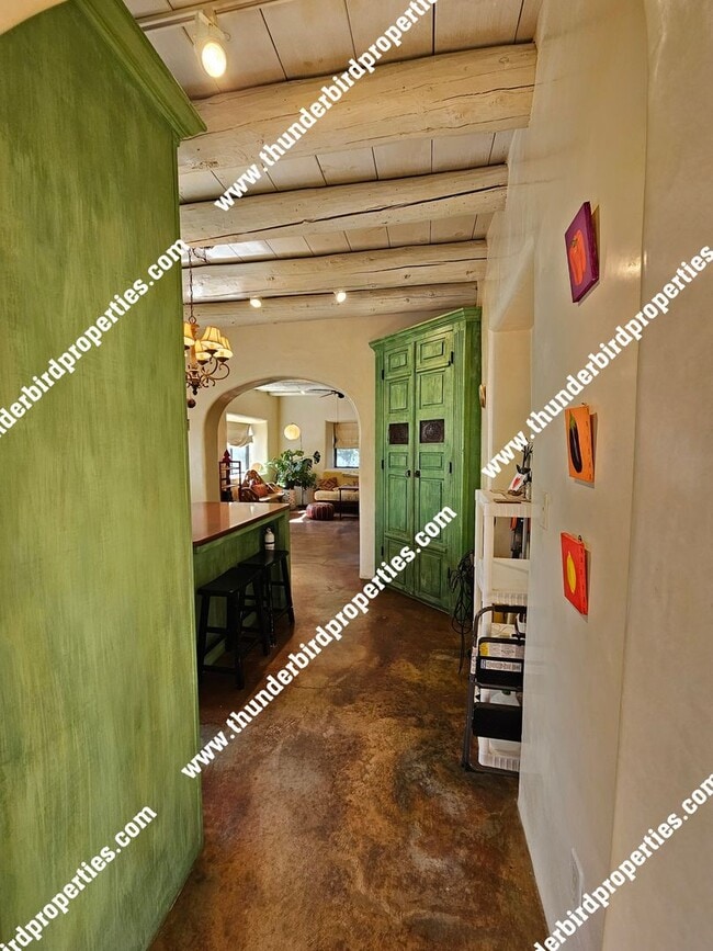 Building Photo - Charming Historic Tesuque Home – Fully Fur...