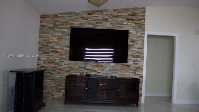 Building Photo - 1530 SW 138th Ave