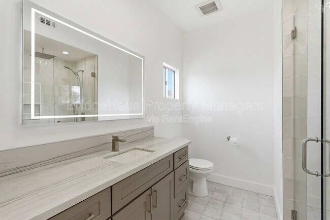 Building Photo - 4147 Bachman Pl