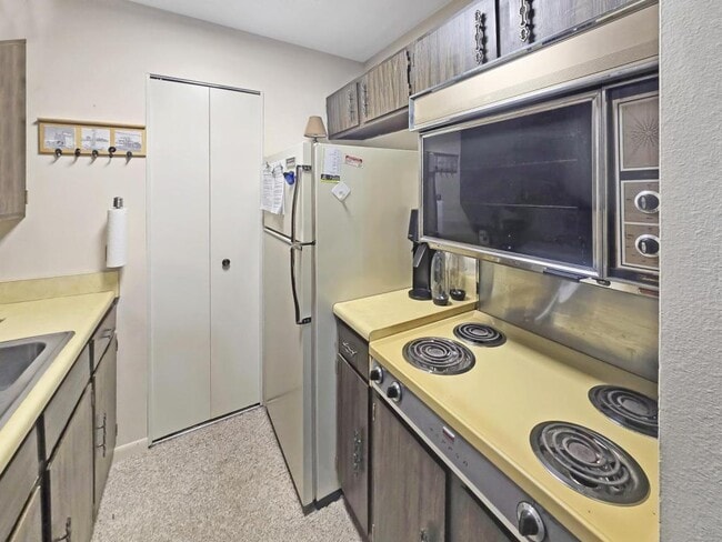 Building Photo - 3201 Emerson St