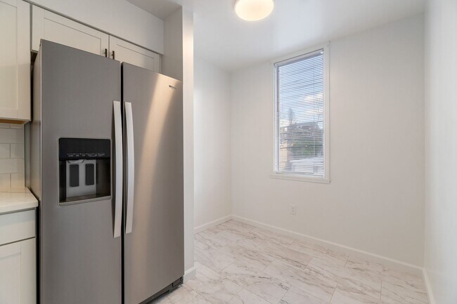 Building Photo - 4312 Lydia St