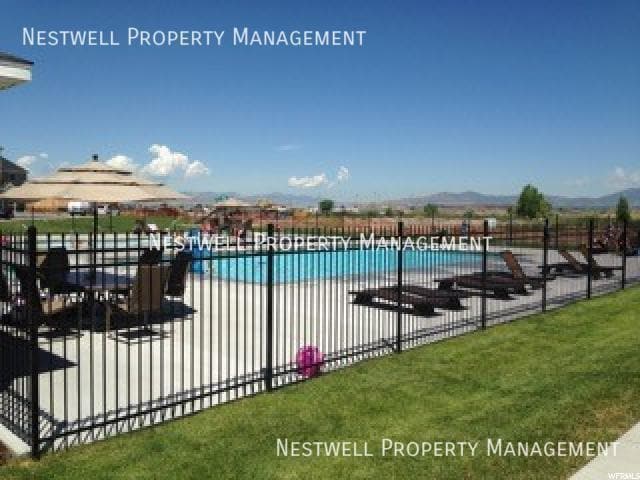 Building Photo - 284 N 725 E