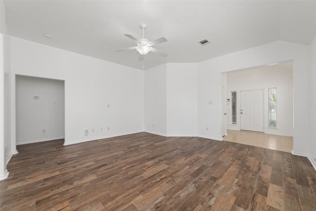 Building Photo - 9338 Logans Run Ln