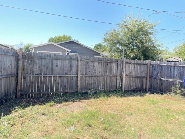 Building Photo - 9904 Cedar Mountain Cir
