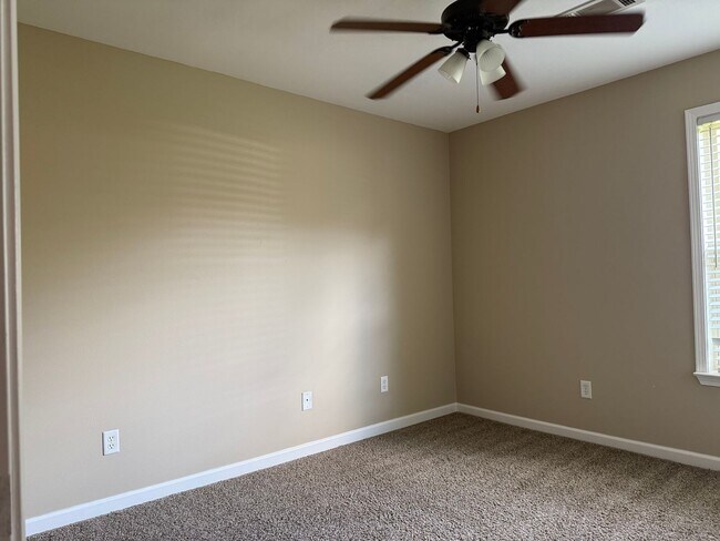 Building Photo - 2110 Richland Park Dr