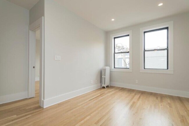 Building Photo - 3 bedroom in Boston MA 02135