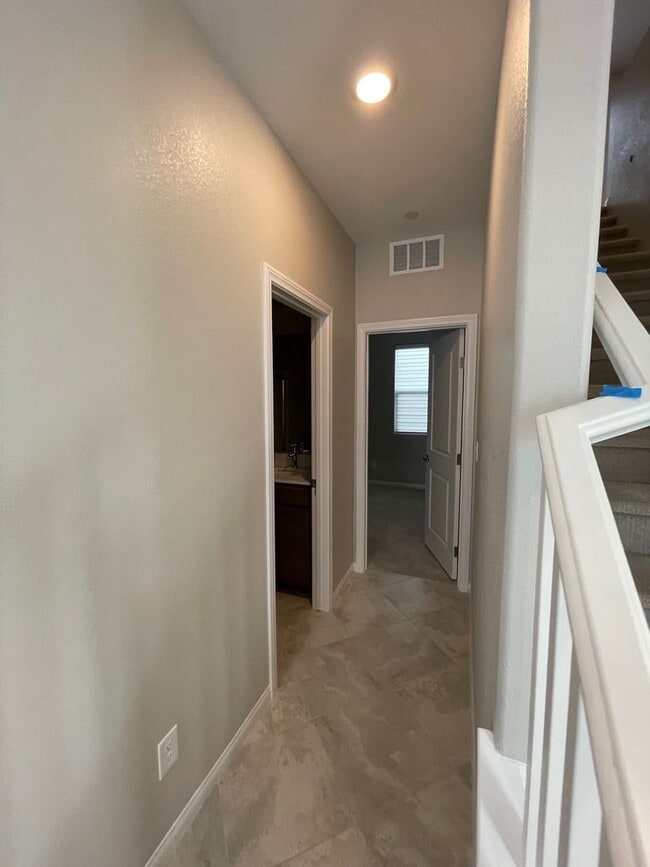 Building Photo - Gorgeous 2 Story Home in Gated Community!