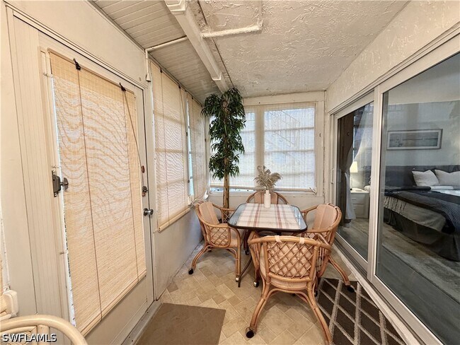 Building Photo - 209 Palm Dr