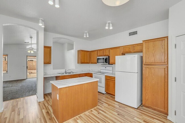 Building Photo - Gilbert Rental