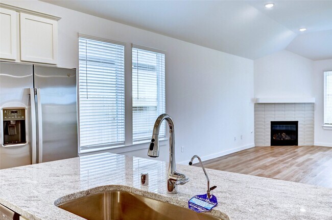 Building Photo - 8403 Oceanmist Cv Dr