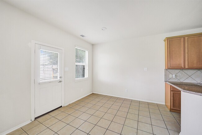 Building Photo - 6419 Calgary Woods Ln