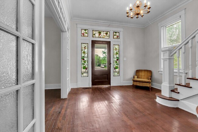 Building Photo - 2031 Central Ave