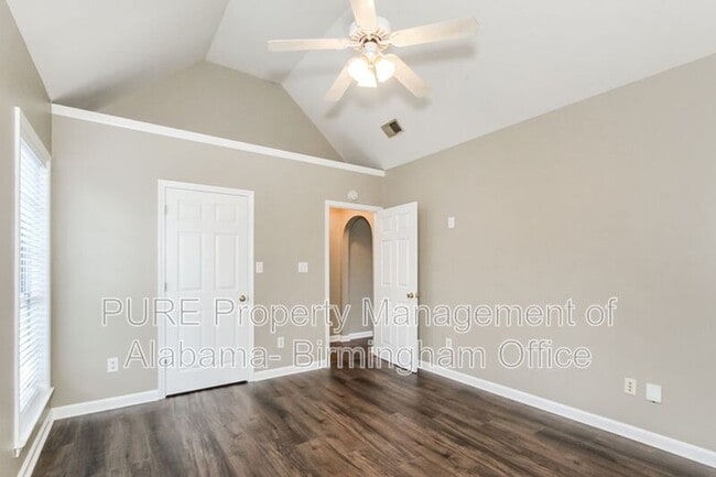 Building Photo - 108 Flagstone Ln