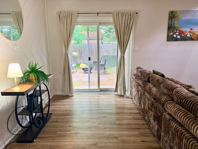 Building Photo - Gorgeous Single Family 4 bedroom furnished rental in Green Run