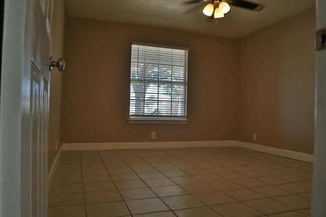 Building Photo - 717 Blair Ave