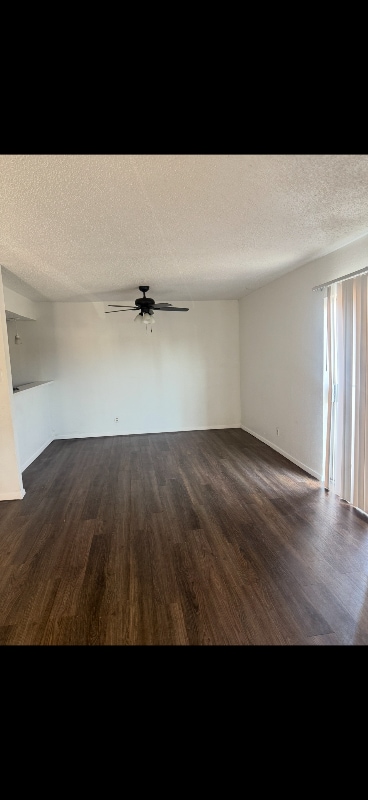 Building Photo - 207 Sprucewood Ln