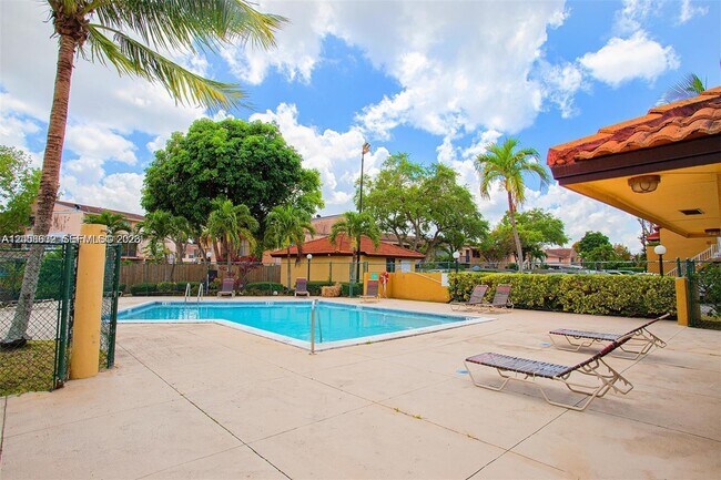 Building Photo - 15550 SW 80th St