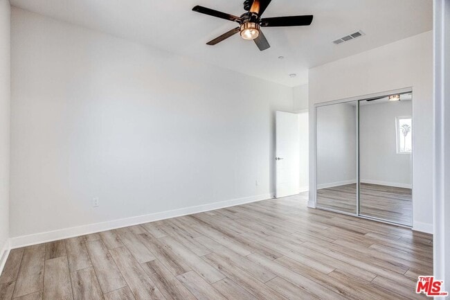 Building Photo - 624 W 83rd St