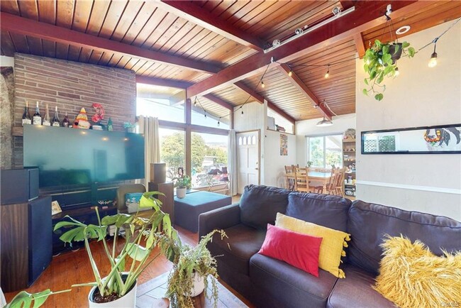 Building Photo - 289 Ramona Dr