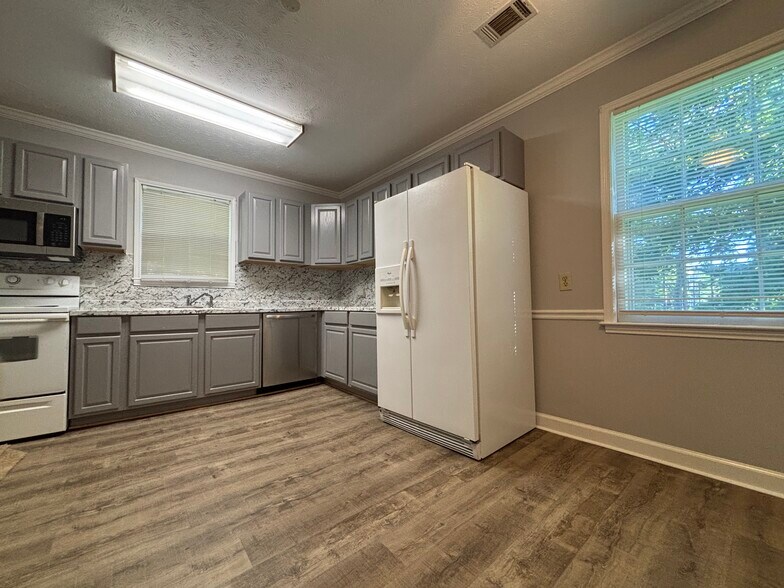 Building Photo - 293 Etheridge Rd