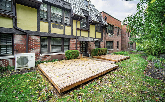 Back patio and private entrance - 1211 Far Hills Ave