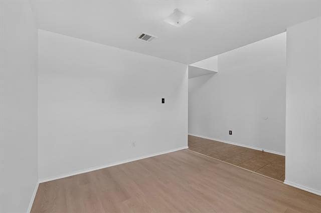 Building Photo - 2123 Meadow View Dr