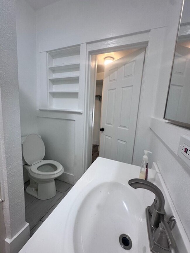 Building Photo - Charming 3 Bed / 1 Bath Home in the Heart of the Tower District