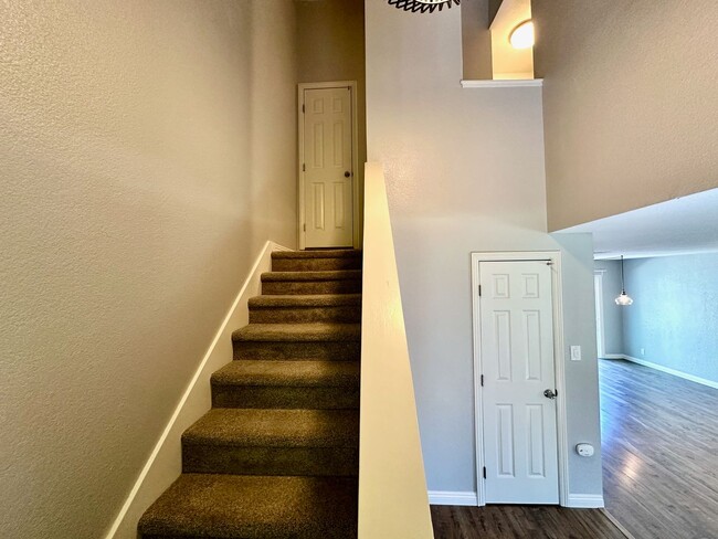 Building Photo - REQUEST A SHOWING AT MossglenProperties .c...