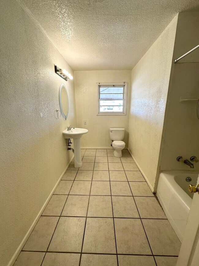 Building Photo - House Ready to Rent ASAP! Corner Lot!