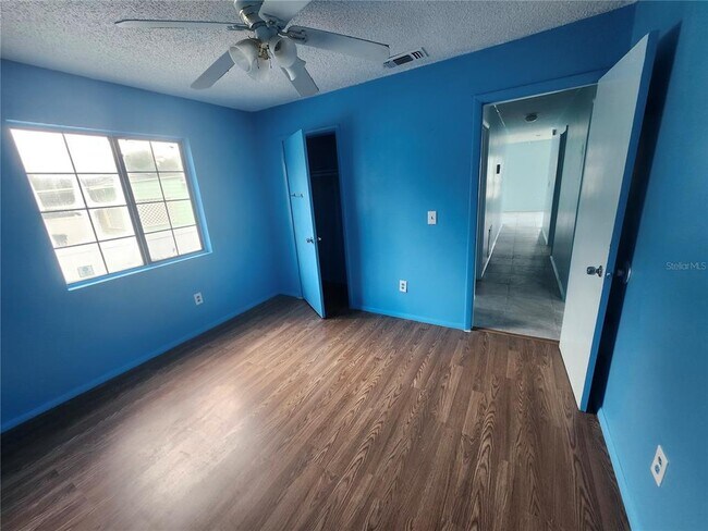 Building Photo - 1038 26th St