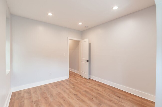 Building Photo - 5111 Willows Ave