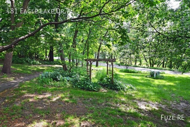 Building Photo - 481 W Eagle Lake Dr