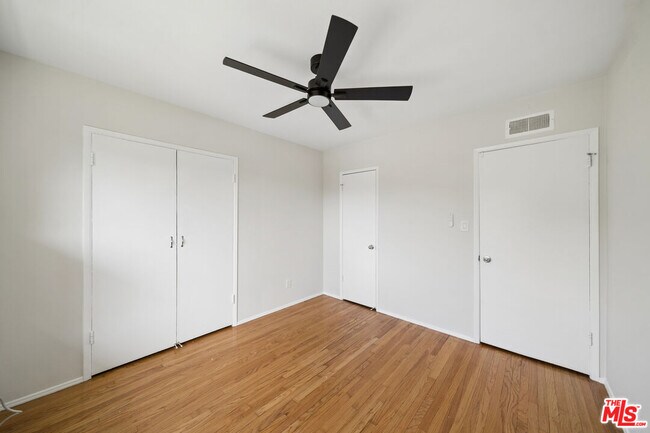 Building Photo - 1308 Havenhurst Dr