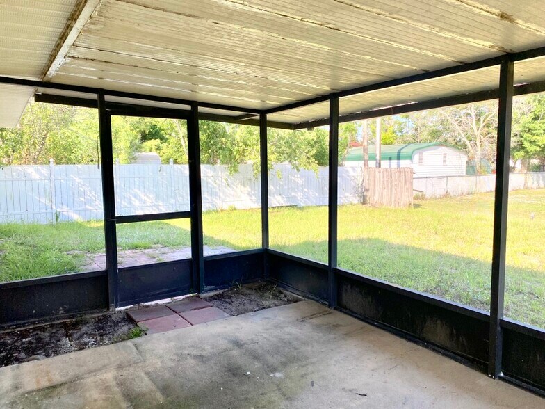 Building Photo - 921 Shenandoah Ave