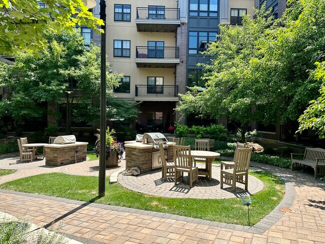 Building Photo - 3707 Grand Way
